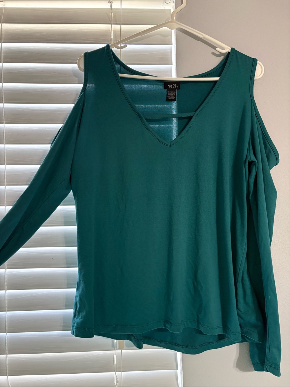 Rue21 Teal Cold-Shoulder V-Neck Long Sleeve Top
